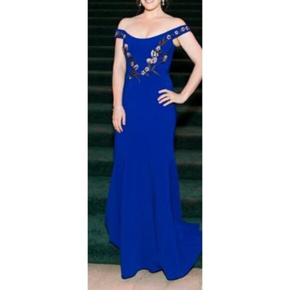 Marchese Notte Embroidered Off the Shoulder Gown NWT Sz. 6 - Picture 2 of 10